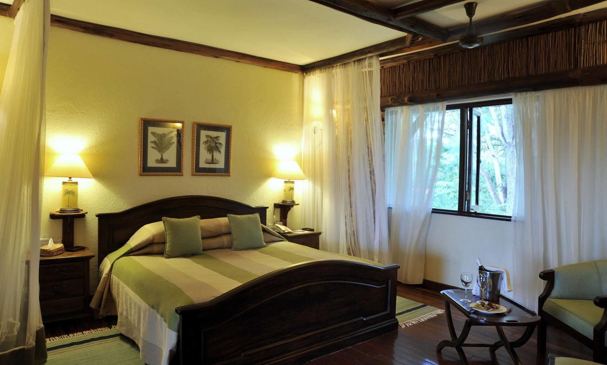 Kilaguni Serena Safari Lodge Tsavo Ngoại thất bức ảnh